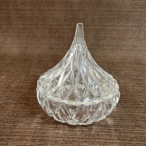 Vintage Hershey’s Kiss Crystal Candy Dish – Shannon Crystal by Godinger –5″ Tall - Picture 3 of 8